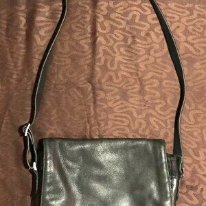 TIGNANELLO Medium Sized Messenger Smooth Leather Bag Black